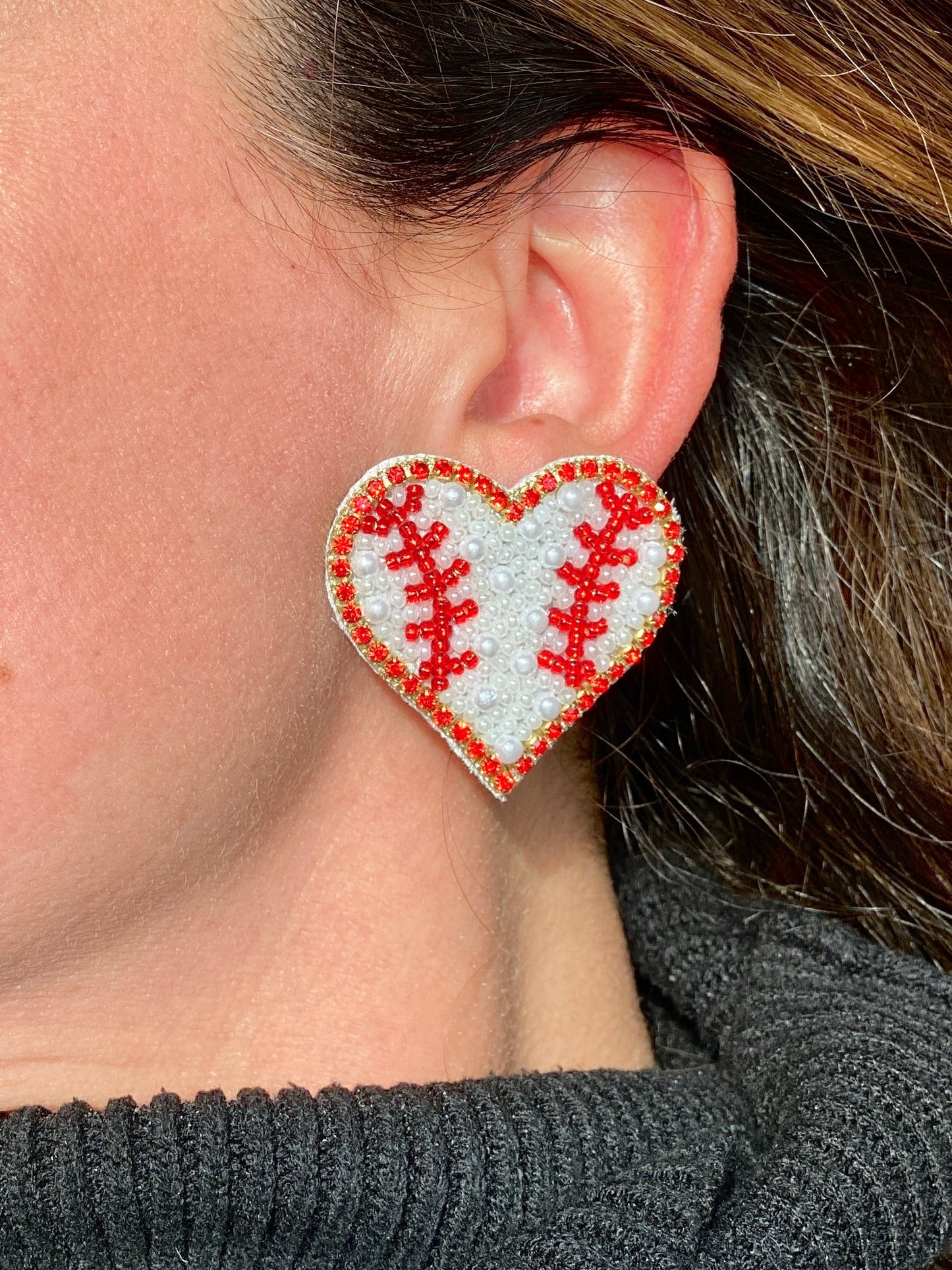 Cheer your favorite baseball player and team with these handmade Baseball Earrings in a heart shape! They are made out of beads, rhinestones and pearls with the perfect amount of shimmer. They are very comfortable to wear for those day or night games!