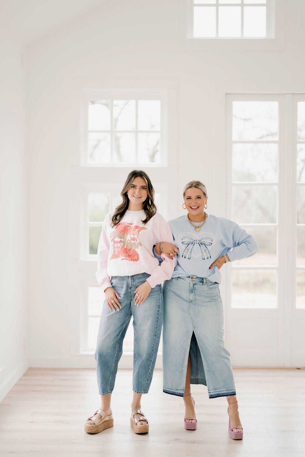 Pearl Heart Sweatshirt - Tops - Sweatshirts - Summer Tees