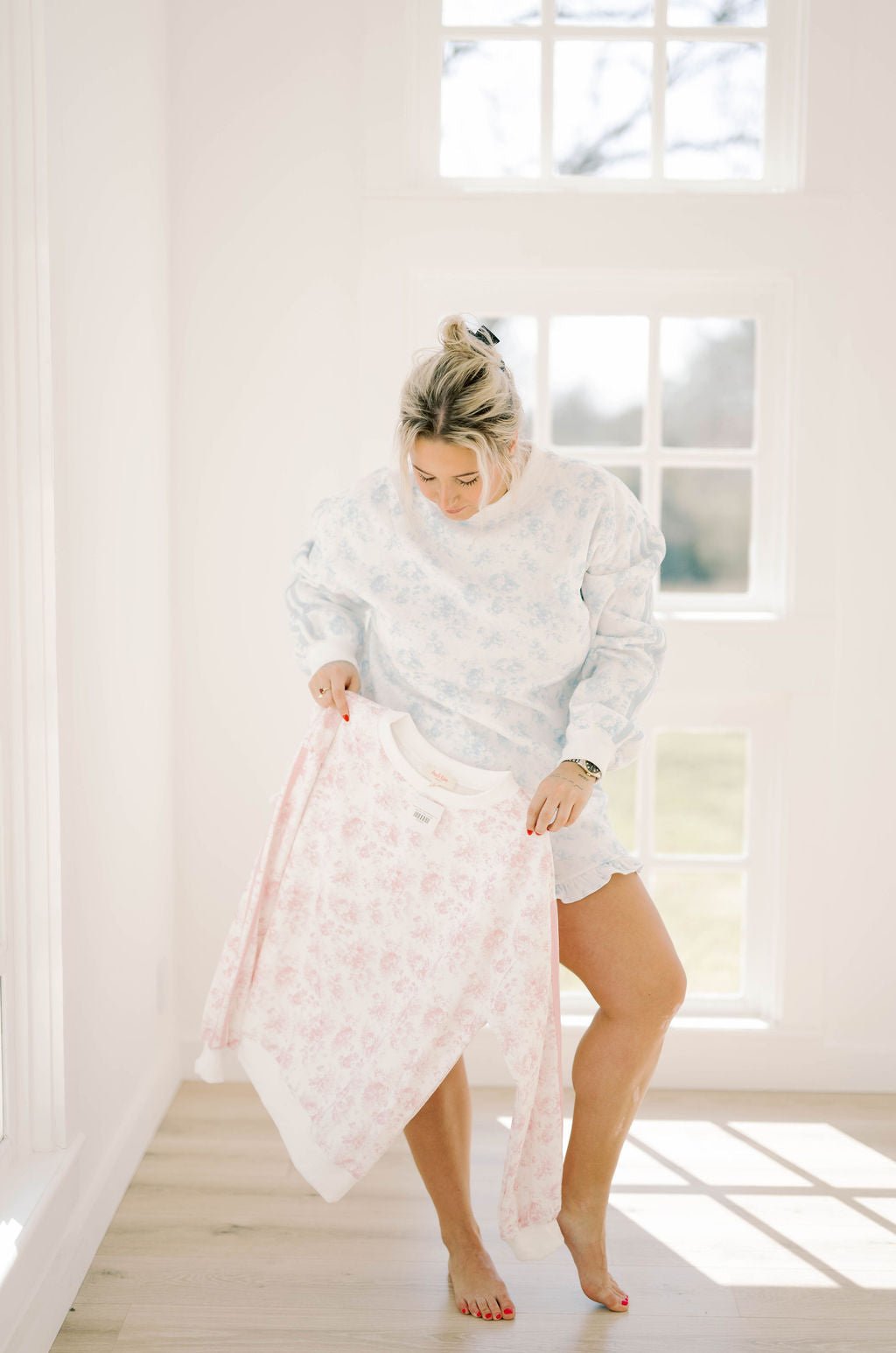 Baby Blues Floral Sweatershirt Top - Tops - Sweatshirts - Peach Love CA