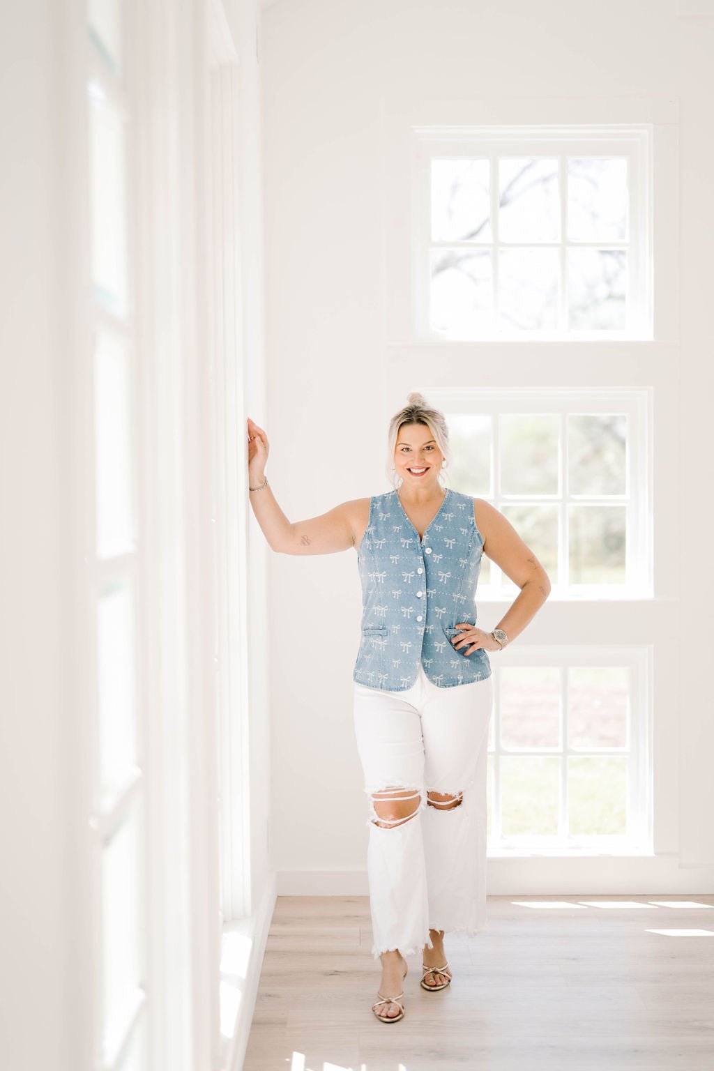 Bow Happy Top - Tops - Entro