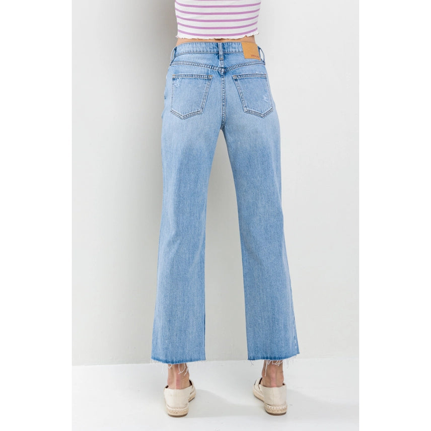 These aren't just jeans; they're your next denim obsession. Whether you're dressing up or keeping it casual, these high-rise wonders are the perfect choice. Embrace the blend of fashion and comfort with your new go-to denim. Upgrade your wardrobe with the jeans everyone is raving about by SneekPeek! 