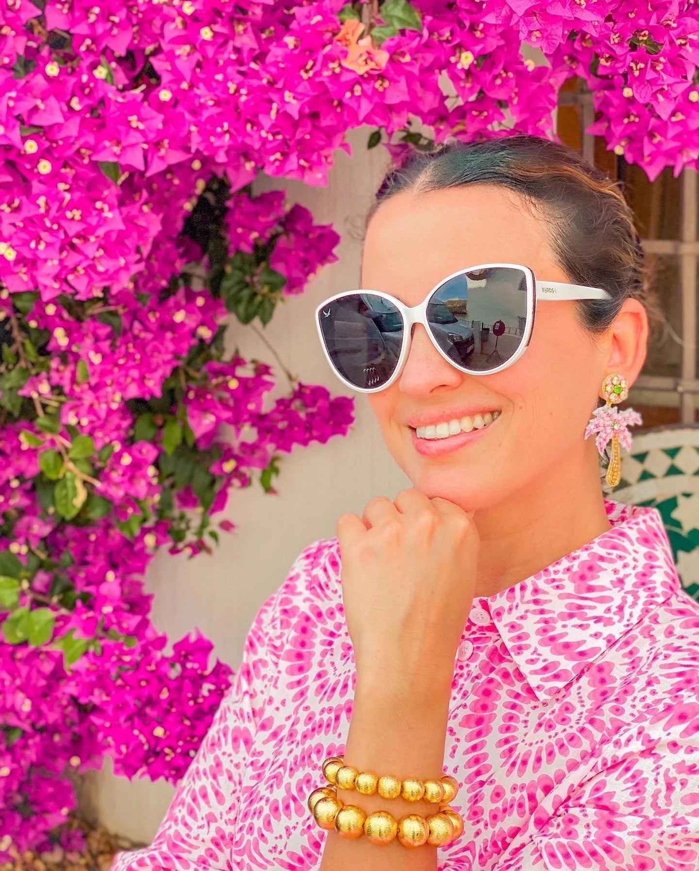 Pink and Gold bring us back to the colors of the famous Hotel in Acapulco, Mexico in the 60's where famous American artists spent their vacations there, including legend Elvis Presley.  Summer feeling, feminine touch, fresh look, effortless jewelry piece that has no limit in capacities of wear.