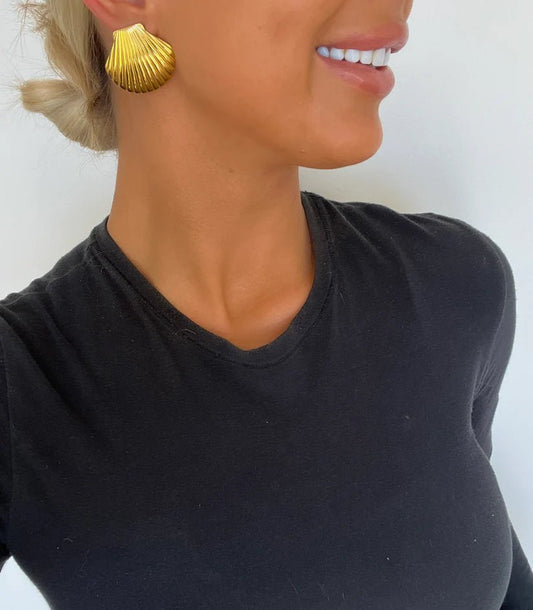 Gold Shell Earrings - Jewelry - Earrings - Chansutt Pearls